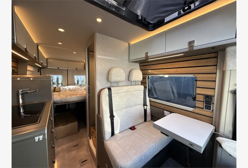 Hymer  Camper Van Yellowstone 