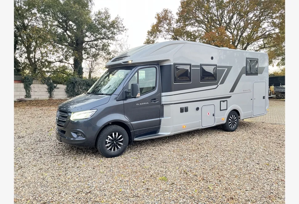 Adria  MATRIX SUPREME MB 670 DL 