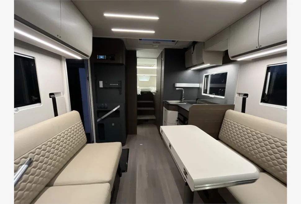 Adria  MATRIX SUPREME MB 670 DL 