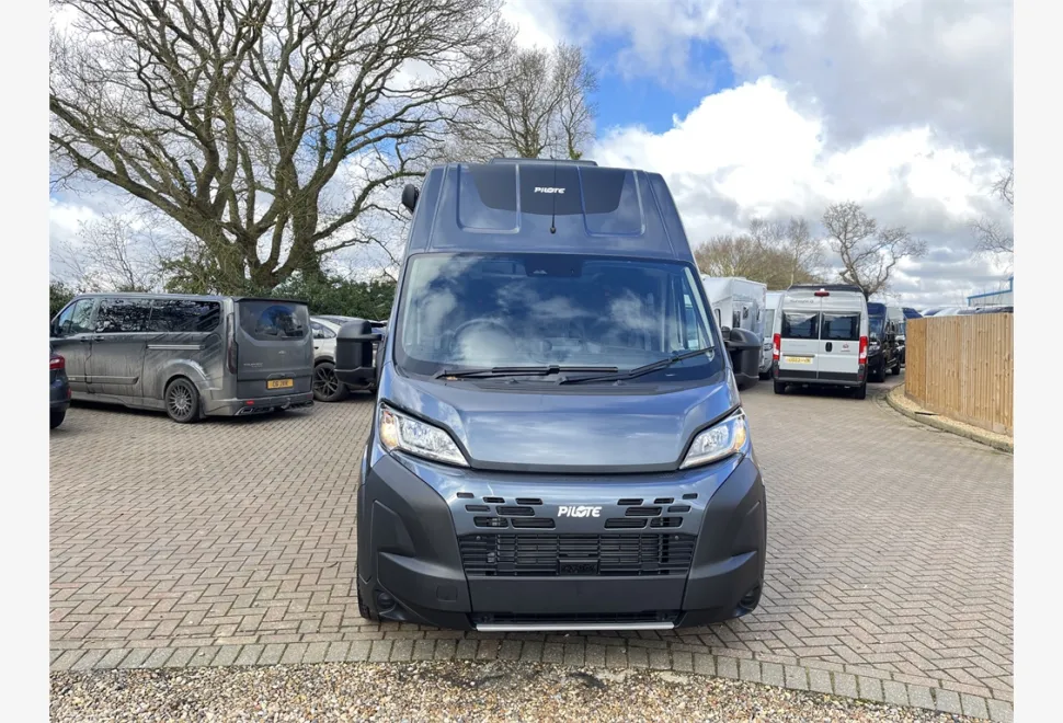 Pilote  Van V633M 