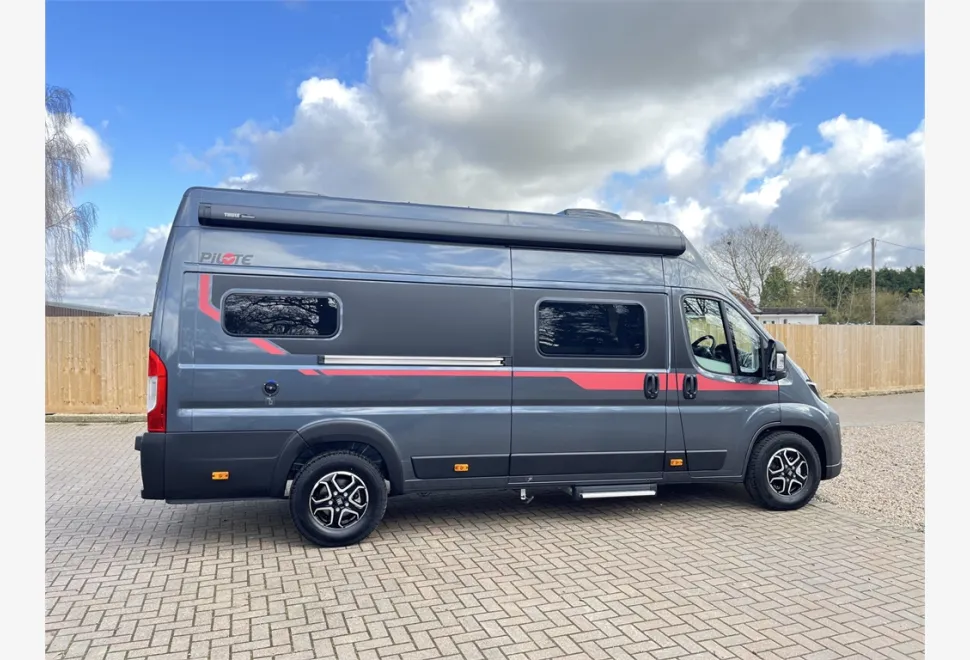 Pilote  Van V633M 