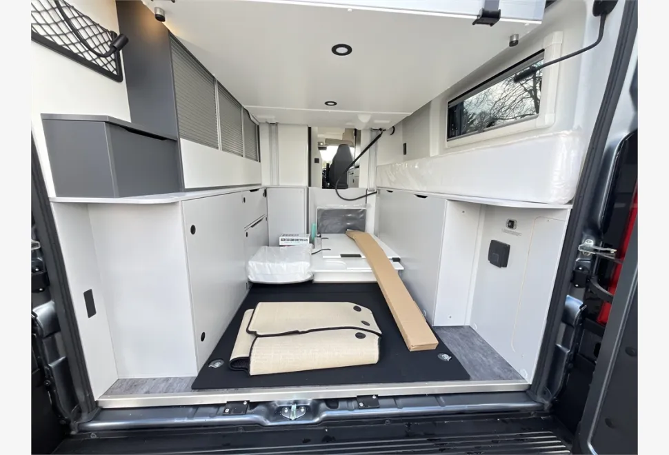 Pilote  Van V633M 