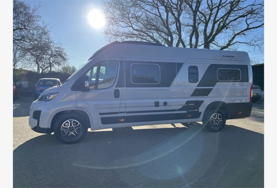 Adria  TWIN SUPREME 640 SLB 