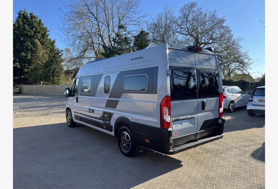 Adria  TWIN SUPREME 640 SLB 