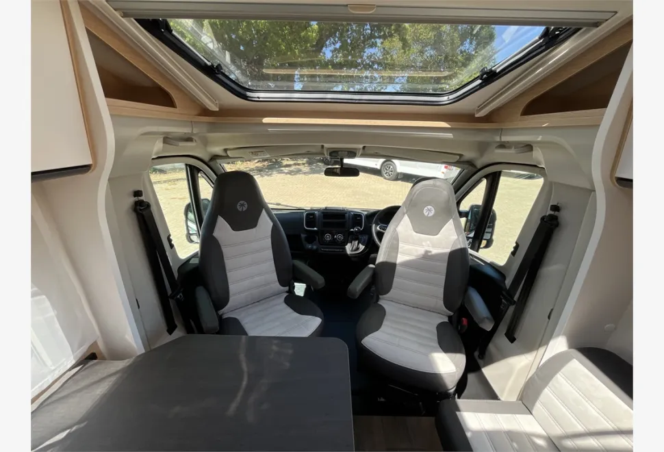 Sunlight  Van V 60 Adventure Edition 