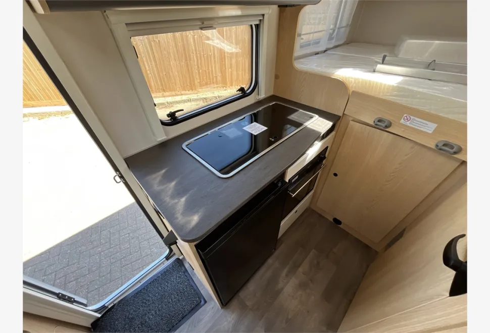 Sunlight  Van V 60 Adventure Edition 
