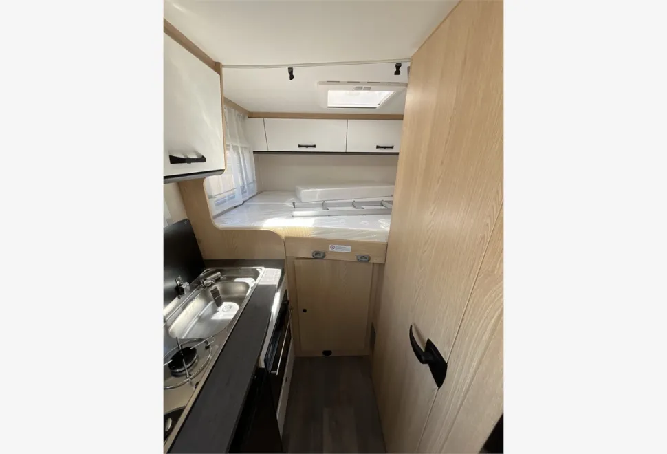 Sunlight  Van V 60 Adventure Edition 