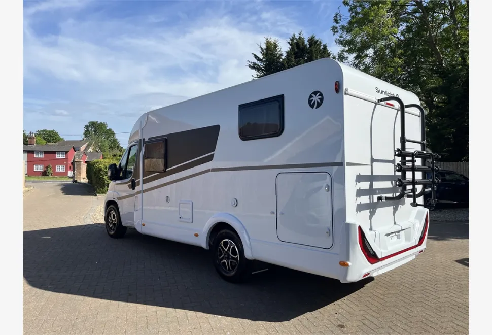 Sunlight  V66 Adventure Edition 
