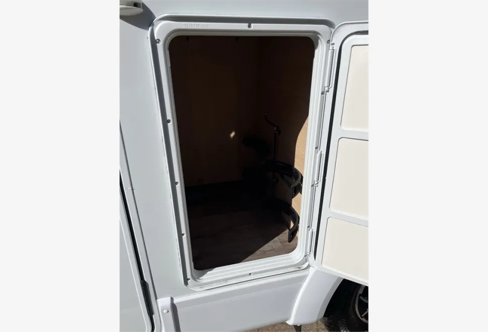 Sunlight  V66 Adventure Edition 