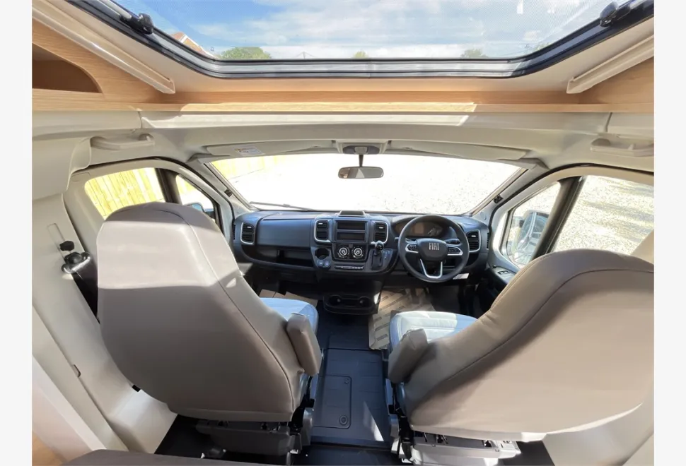 Sunlight  V66 Adventure Edition 
