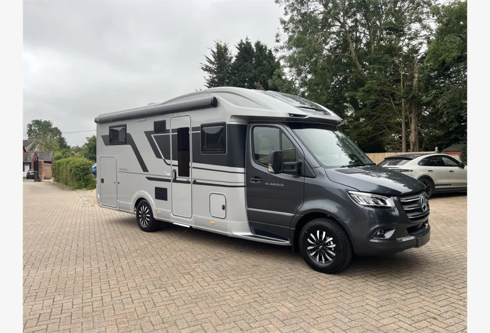 Adria  CORAL SUPREME MB 670 DL 