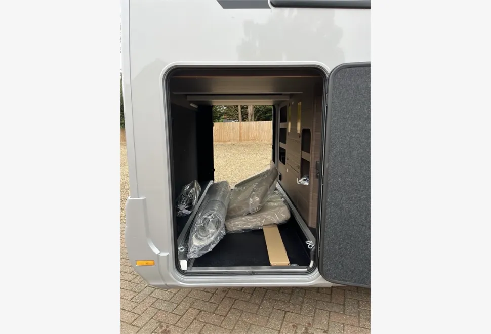 Adria  CORAL SUPREME MB 670 DL 