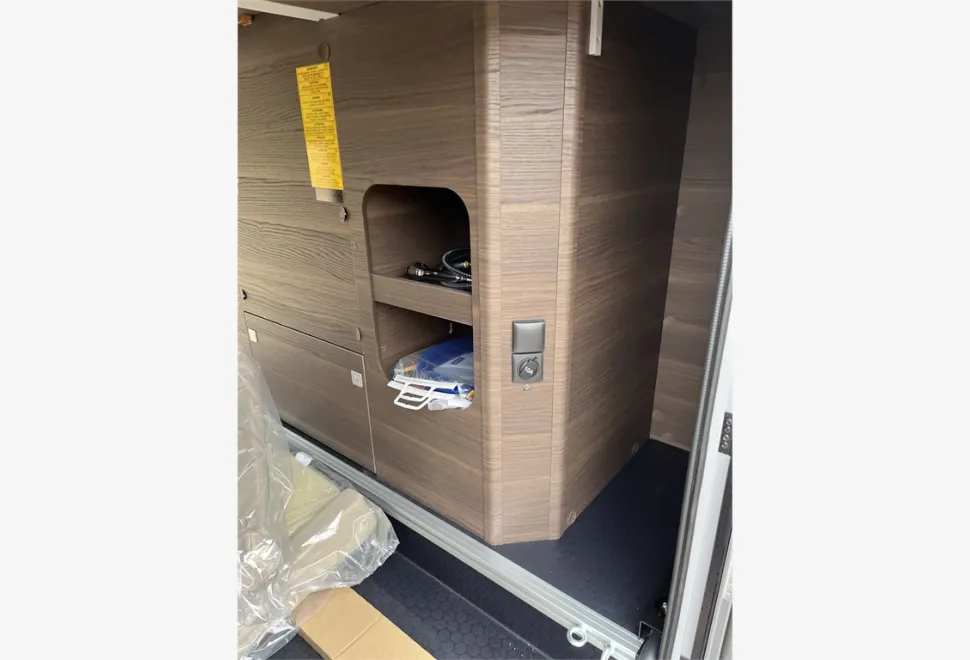 Adria  CORAL SUPREME MB 670 DL 