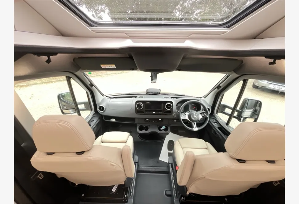 Adria  CORAL SUPREME MB 670 DL 