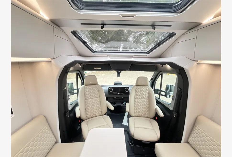 Adria  CORAL SUPREME MB 670 DL 