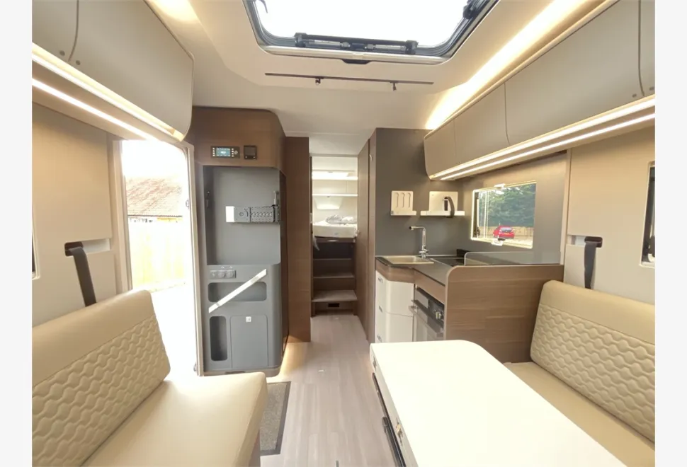 Adria  CORAL SUPREME MB 670 DL 