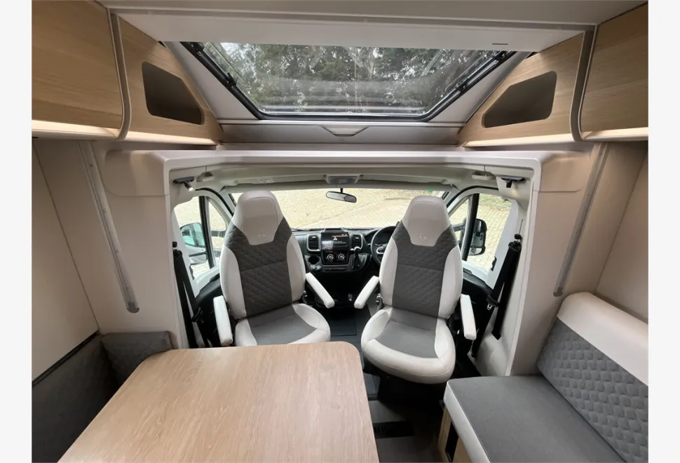 Adria  MATRIX SUPREME 670 SL 60Y 