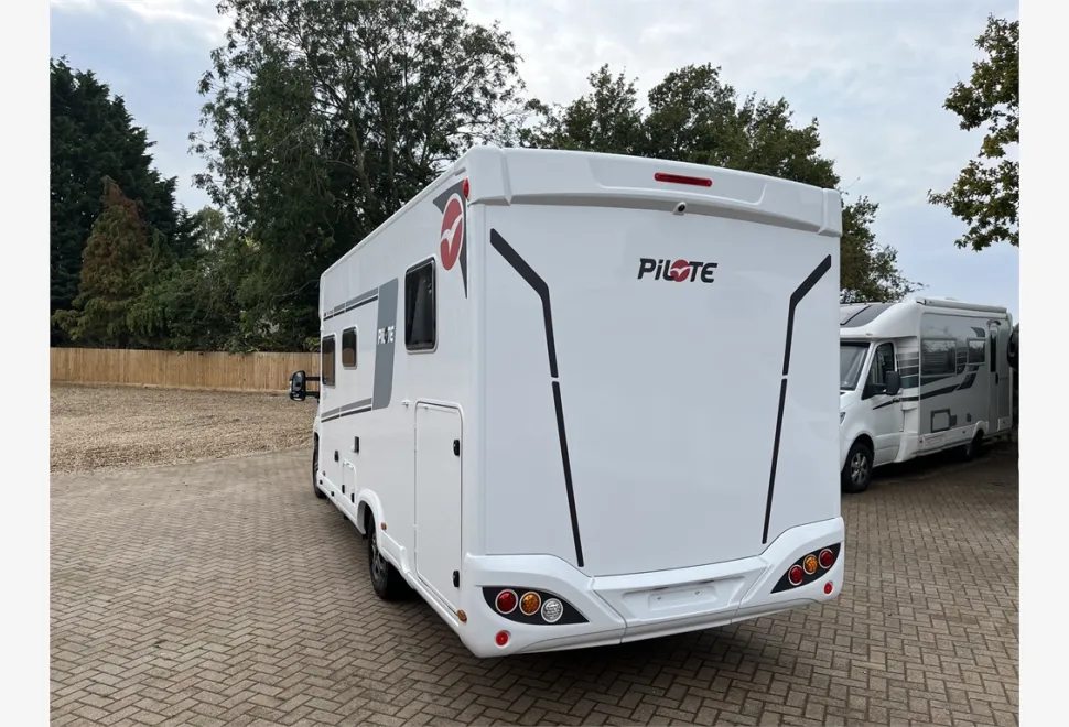 Pilote  P740FGJ Evidence 