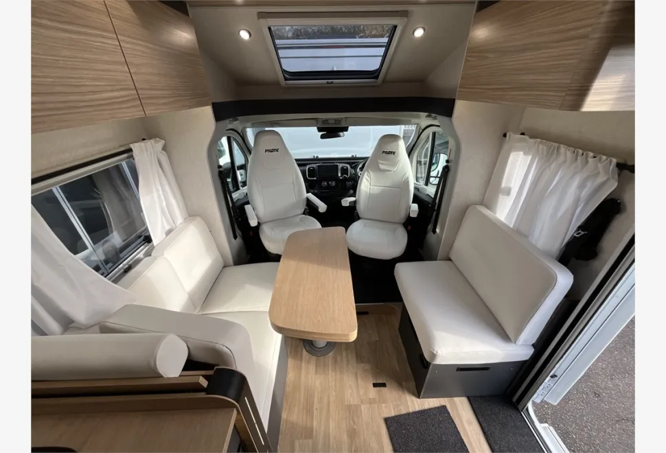 Pilote  P740FGJ Evidence 