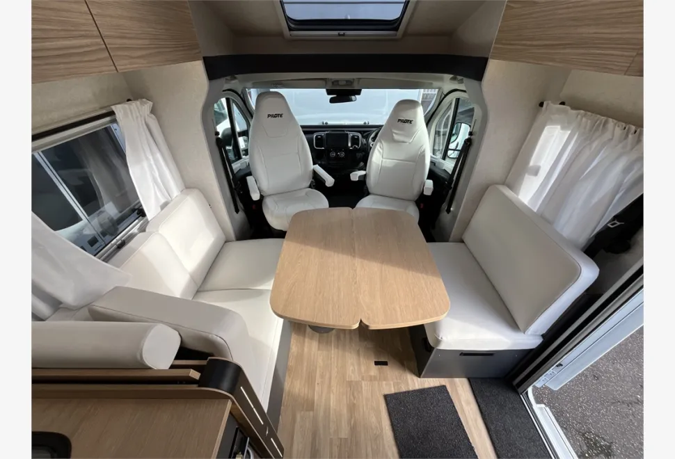 Pilote  P740FGJ Evidence 