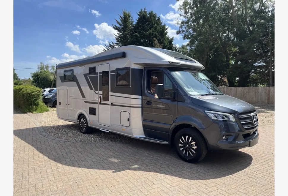 Adria  CORAL SUPREME MB 670 DL 