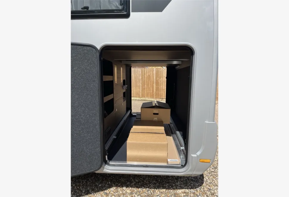 Adria  CORAL SUPREME MB 670 DL 