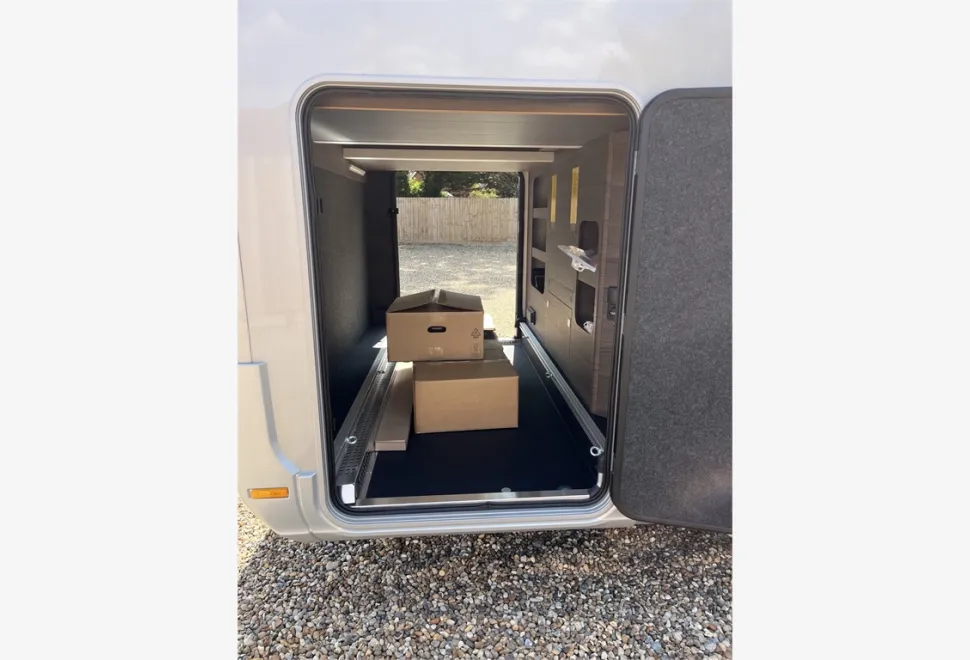 Adria  CORAL SUPREME MB 670 DL 