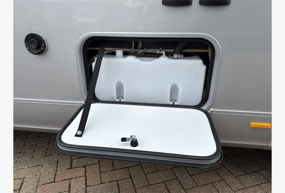 Adria  COMPACT MAX DL 