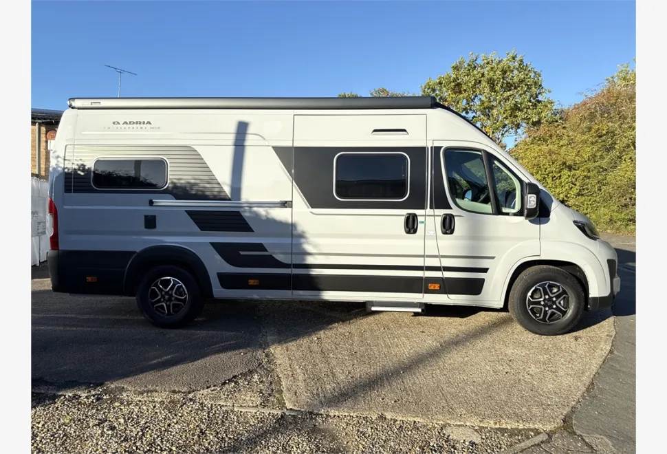 Adria  TWIN SUPREME 640 SLB 