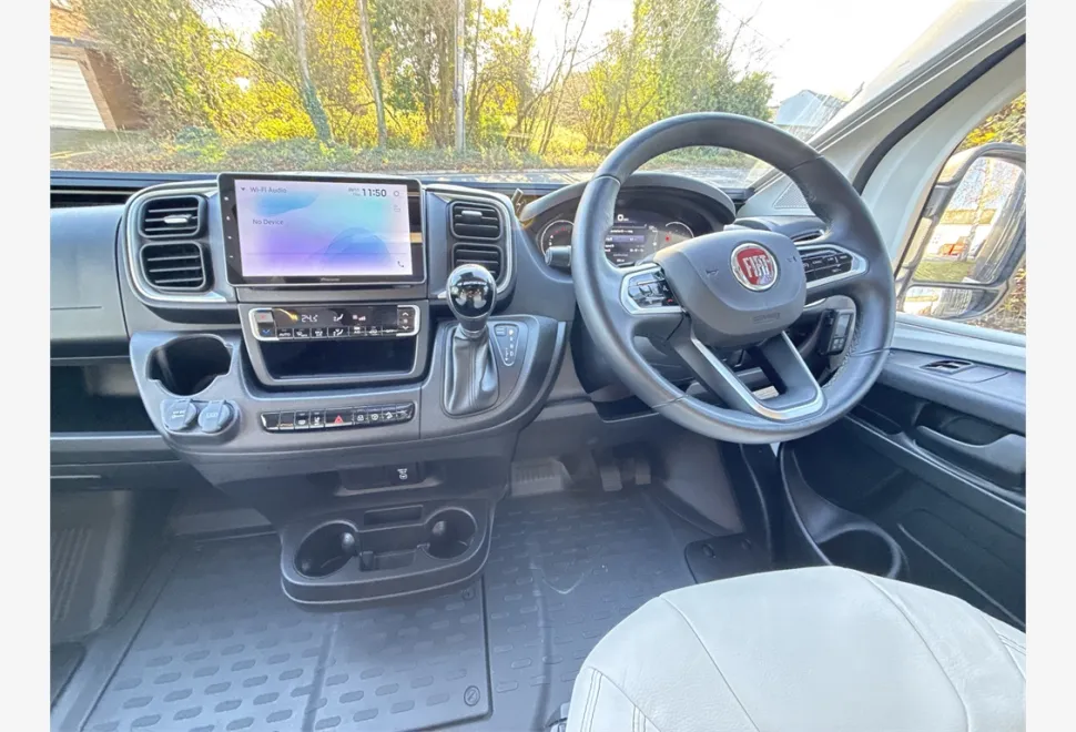 Pilote  P746 FC Expression 2024