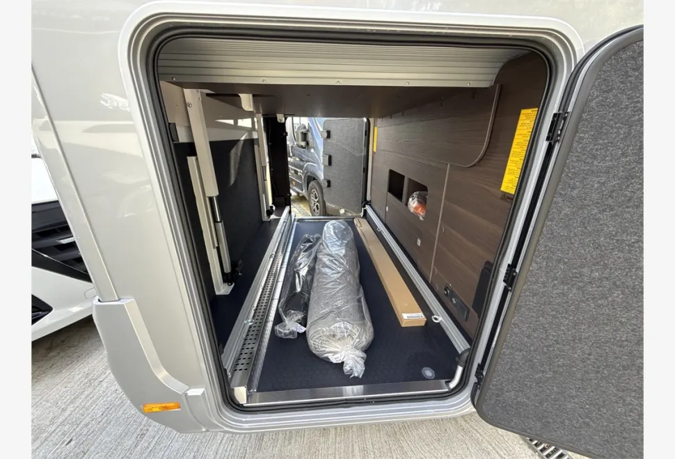 Adria  SONIC SUPREME 700 DC 