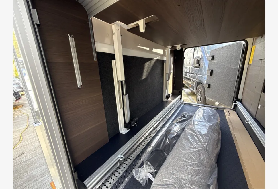 Adria  SONIC SUPREME 700 DC 