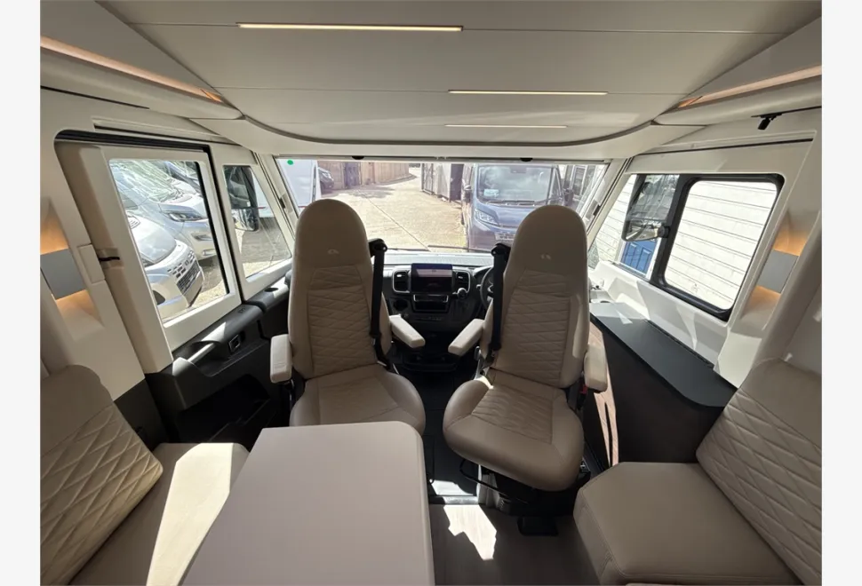 Adria  SONIC SUPREME 700 DC 