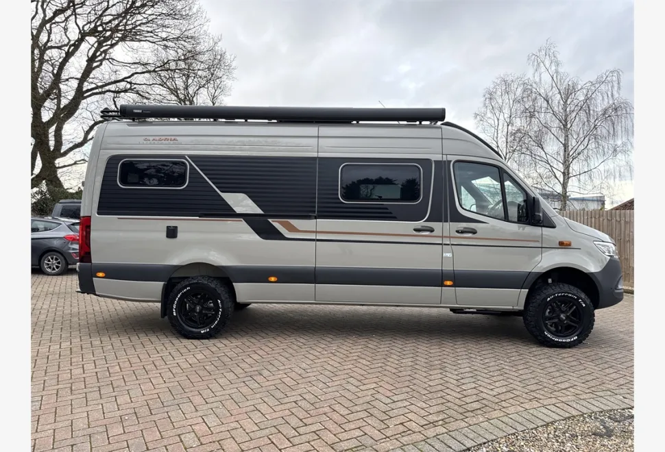 Adria  SUPERTWIN 700 SGX 