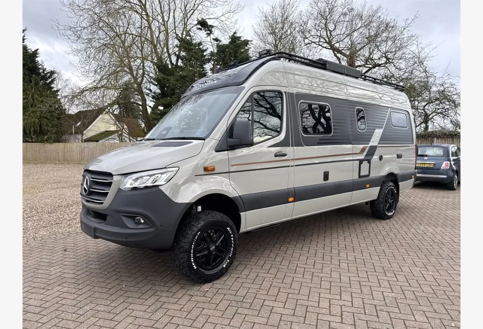 Adria  SUPERTWIN 700 SGX 