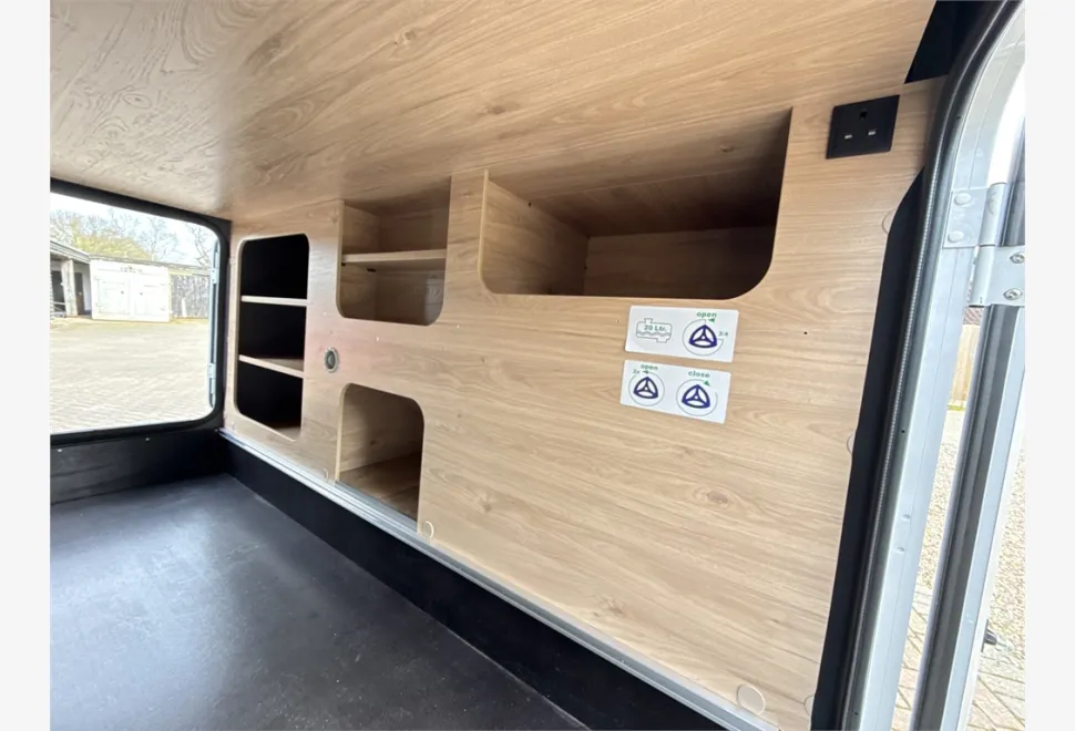 Dethleffs  Globebus Camp T4 