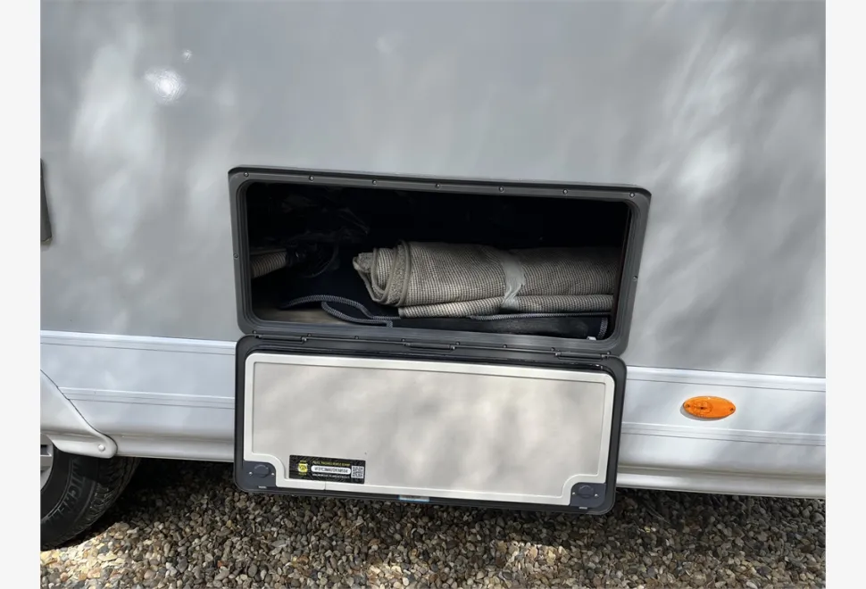 Auto-Sleepers  Corinium FB 2021