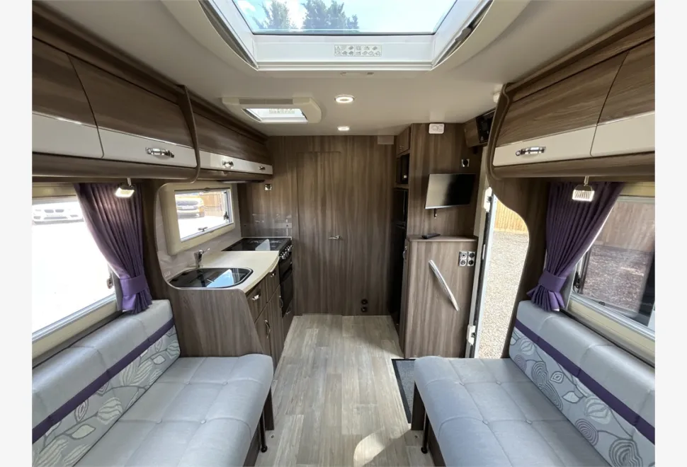 Auto-Sleepers  Corinium FB 2021