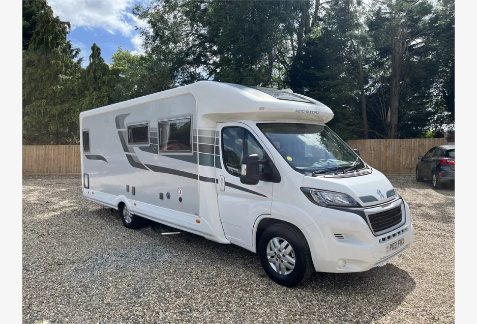 Auto-Sleepers  Corinium FB 2021