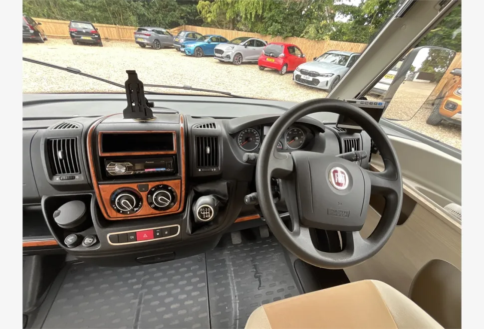 Burstner  Viseo i690 2014