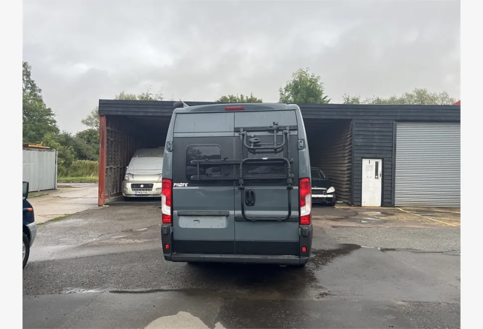 Pilote  Van Premium V630LG 