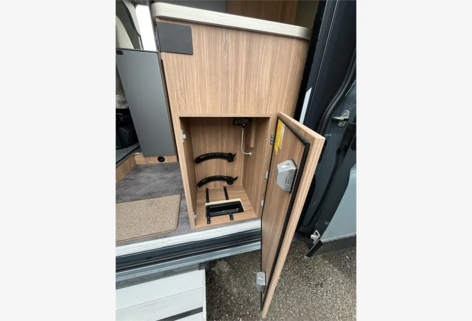 Pilote  Van Premium V630LG 