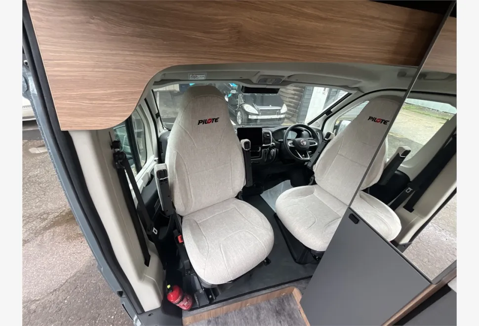 Pilote  Van Premium V630LG 