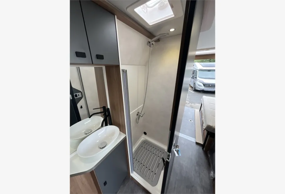 Pilote  Van Premium V630LG 