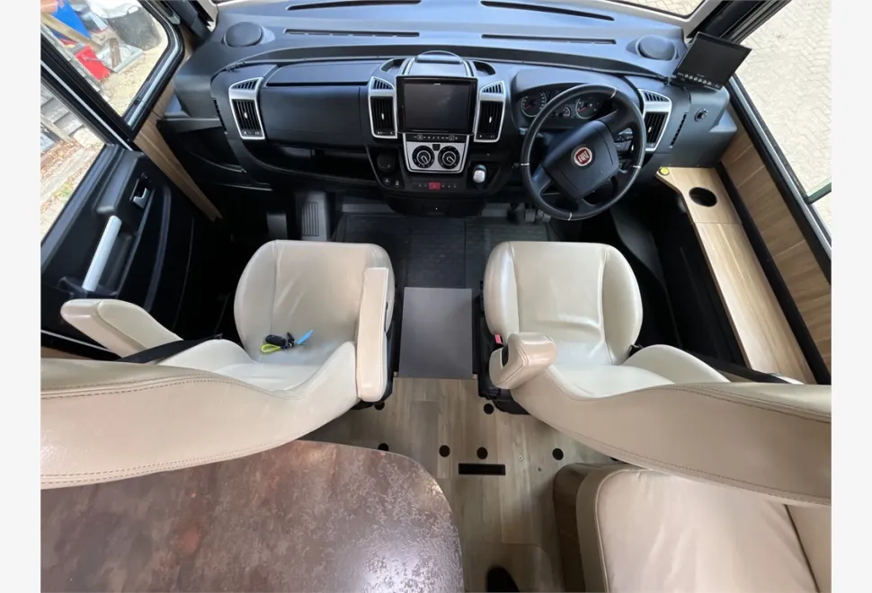 Pilote  Explorateur G741 J 2013