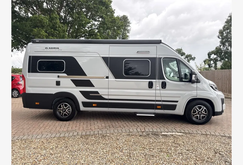 Adria  TWIN SUPREME 640 SGX 