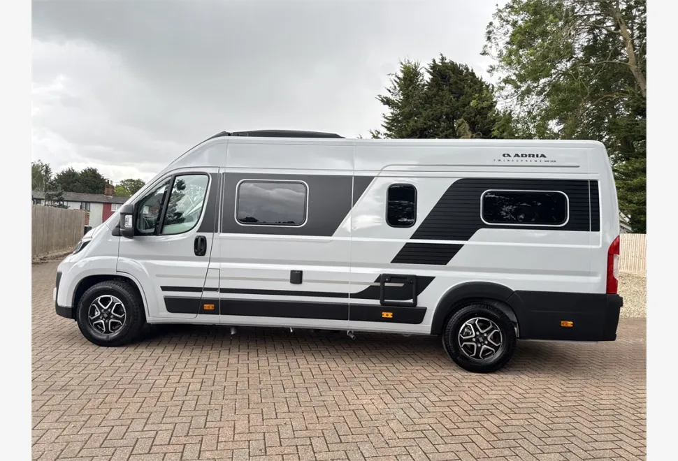 Adria  TWIN SUPREME 640 SGX 