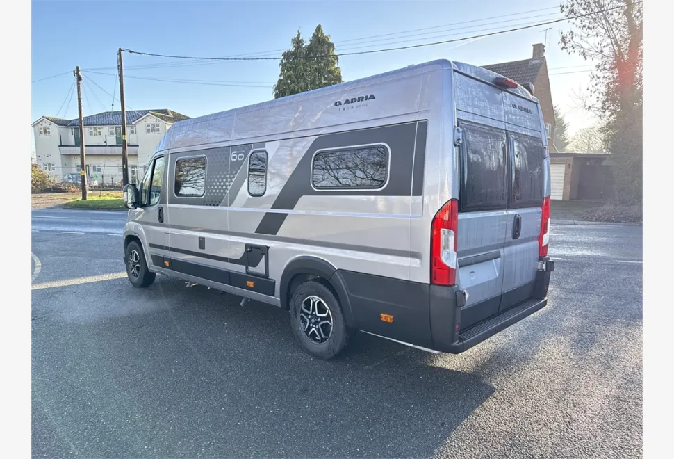 Adria  Twin 640 SGX 60 Y 