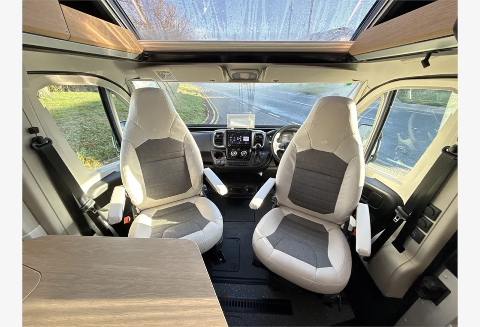 Adria  Twin 640 SGX 60 Y 