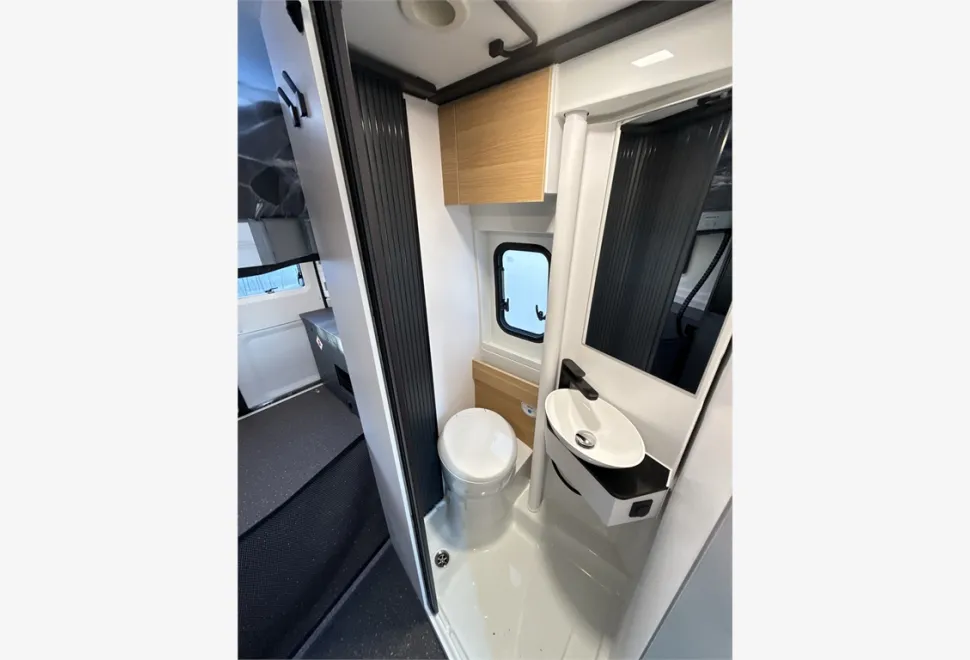Adria  Twin 640 SGX 60 Y 